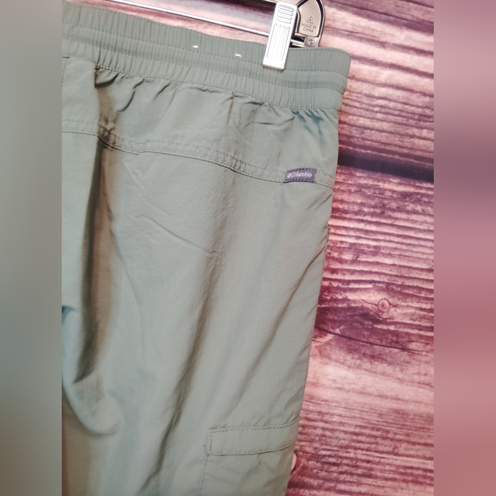 Columbia Olive Women's Outdoor Pants Size Medium! - Picture 3 of 5